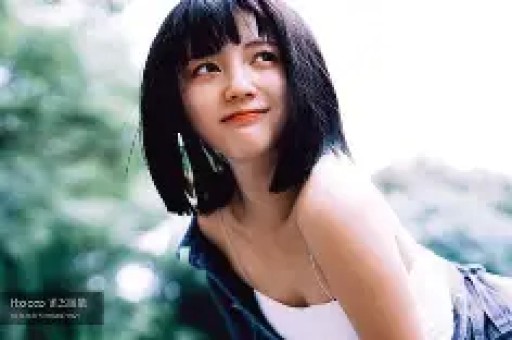 原来她早已结婚丈夫是国家一级演员如今定居上海被家人宠成宝